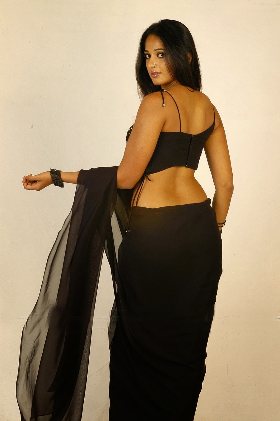 anushka shetty back photos anushka shetty back photos